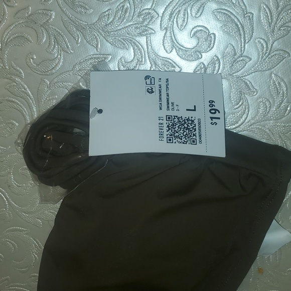 Brand new 2 pieces bathing suit bottom size Xl and top L as shown on the pic - Picture 3 of 7